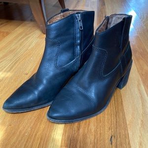 Madewell black ankle cowboy booties - pointed toe